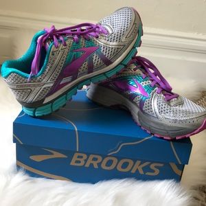 Brooks Adrenaline GTS 17